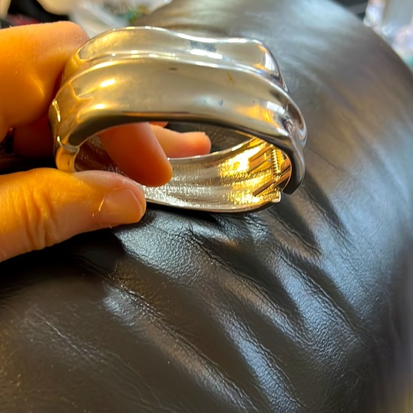 Vintage Silver wide hinged Beautiful bracelet. - Picture 11 of 12